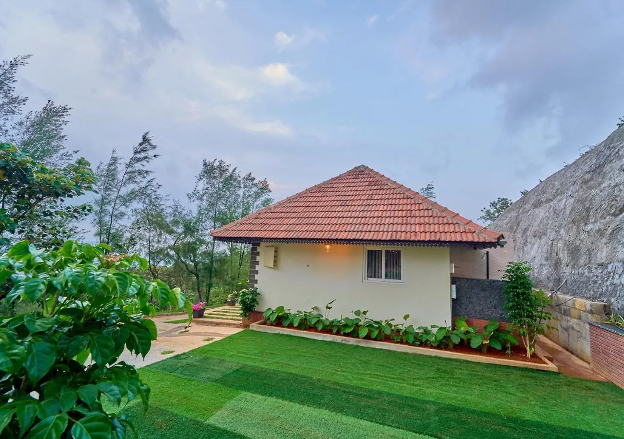 Feriested Pine Malhar Pool Stay By Voye Homes Attappādi
