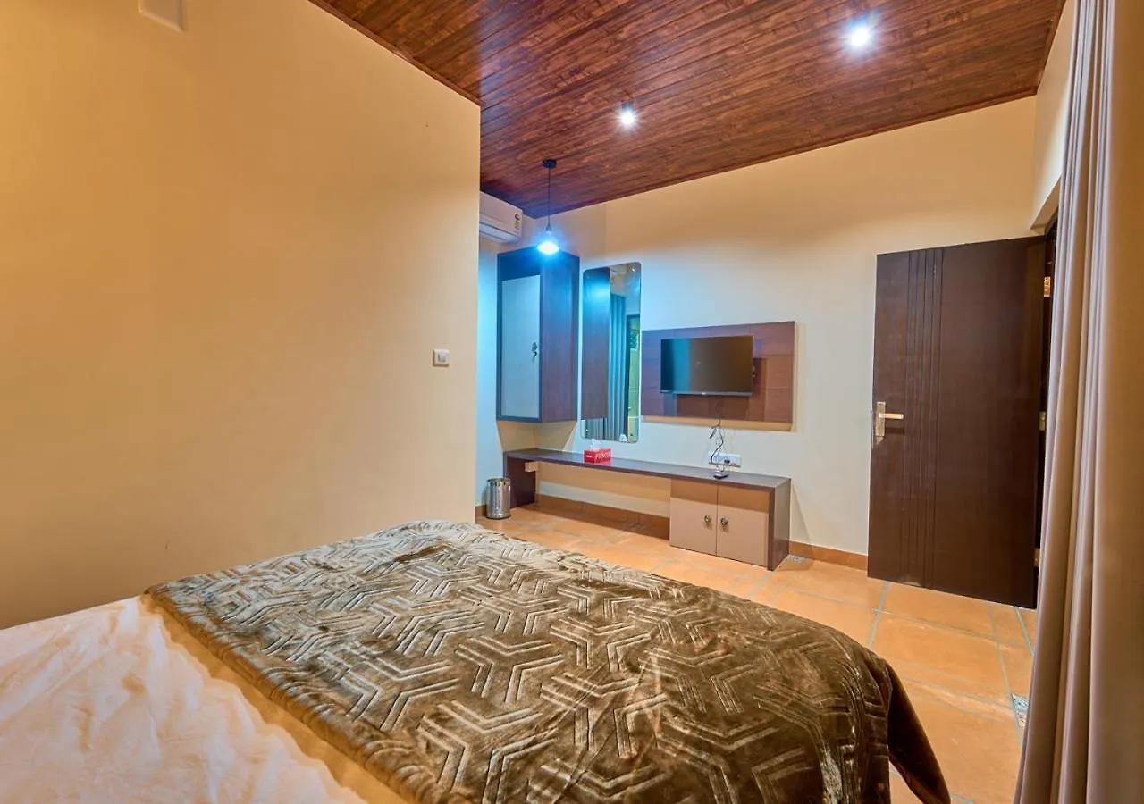 Pine Malhar Pool Stay By Voye Homes Attappādi