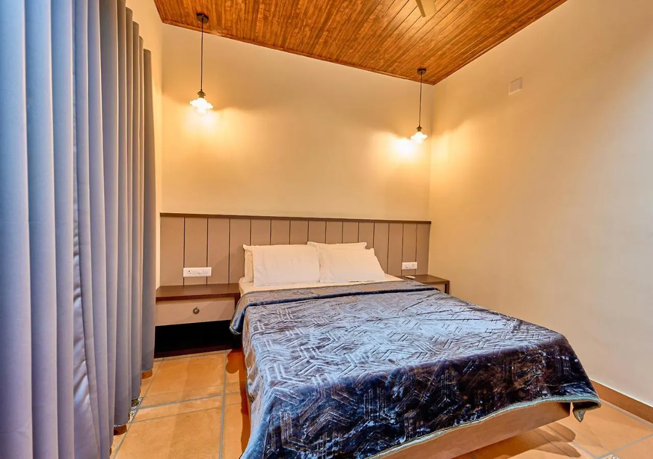 Pine Malhar Pool Stay By Voye Homes Attappādi リゾート