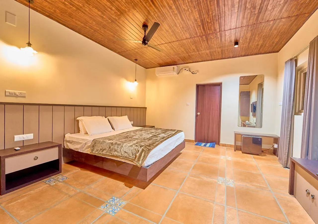 Pine Malhar Pool Stay By Voye Homes Attappādi