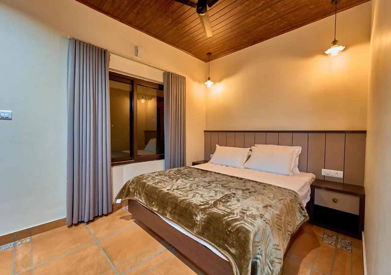 リゾート Pine Malhar Pool Stay By Voye Homes Attappādi インド