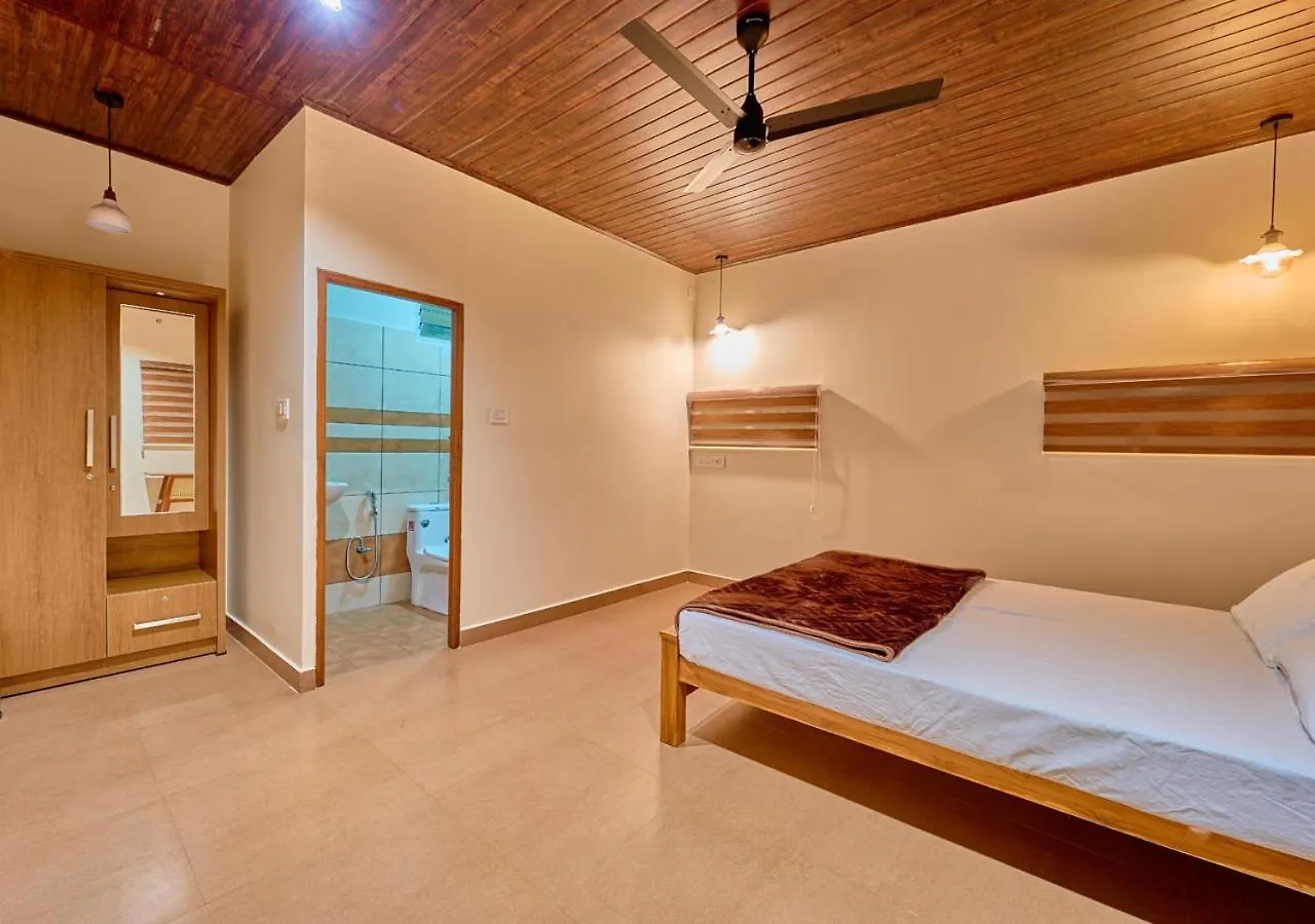 リゾート Pine Malhar Pool Stay By Voye Homes Attappādi